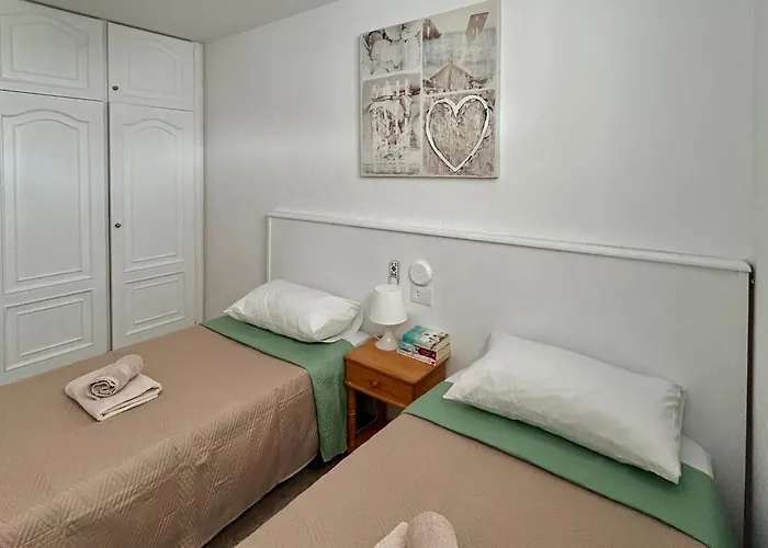 Lovely 2 Bedroom In Americas K202